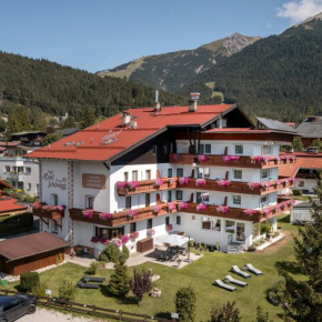 Отель Hotel Schönegg  Зеефельд